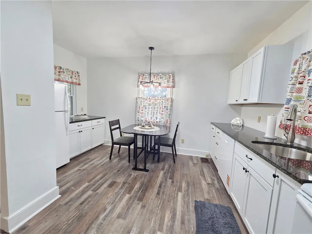 238 Lenox Avenue, Horseheads, New York 14845, Horseheads, New York 14845, 2 Bedrooms Bedrooms, 5 Rooms Rooms,1 BathroomBathrooms,Residential,For Sale,238 Lenox Avenue, Horseheads, New York 14845,0,R1645956