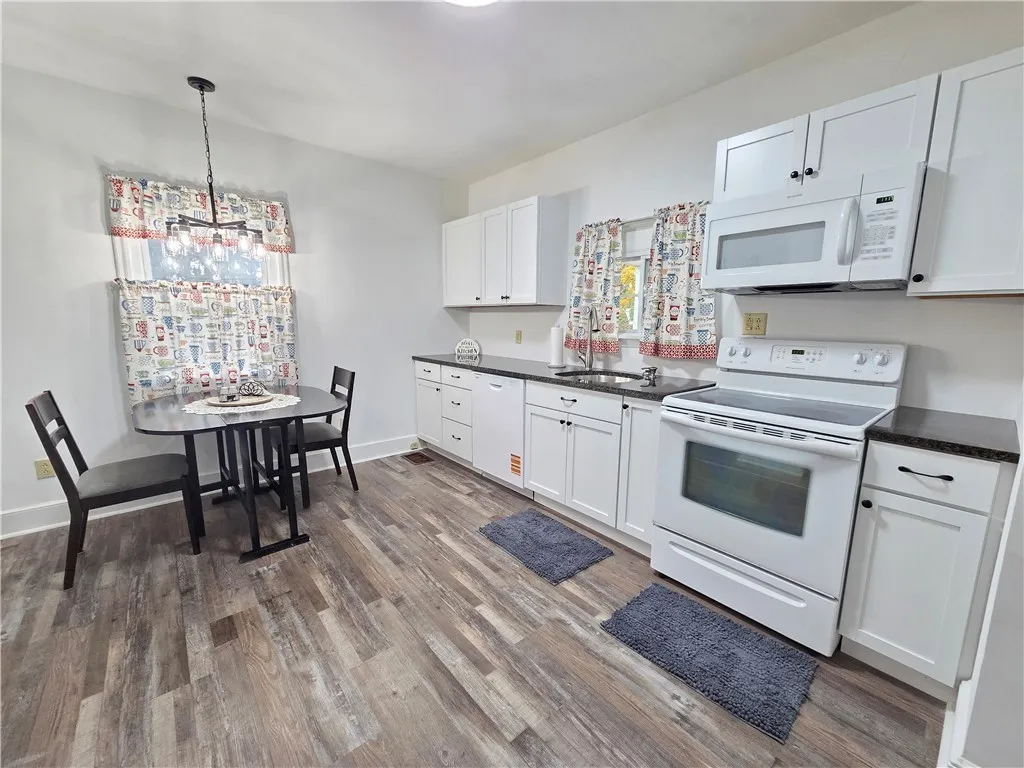 238 Lenox Avenue, Horseheads, New York 14845, Horseheads, New York 14845, 2 Bedrooms Bedrooms, 5 Rooms Rooms,1 BathroomBathrooms,Residential,For Sale,238 Lenox Avenue, Horseheads, New York 14845,0,R1645956