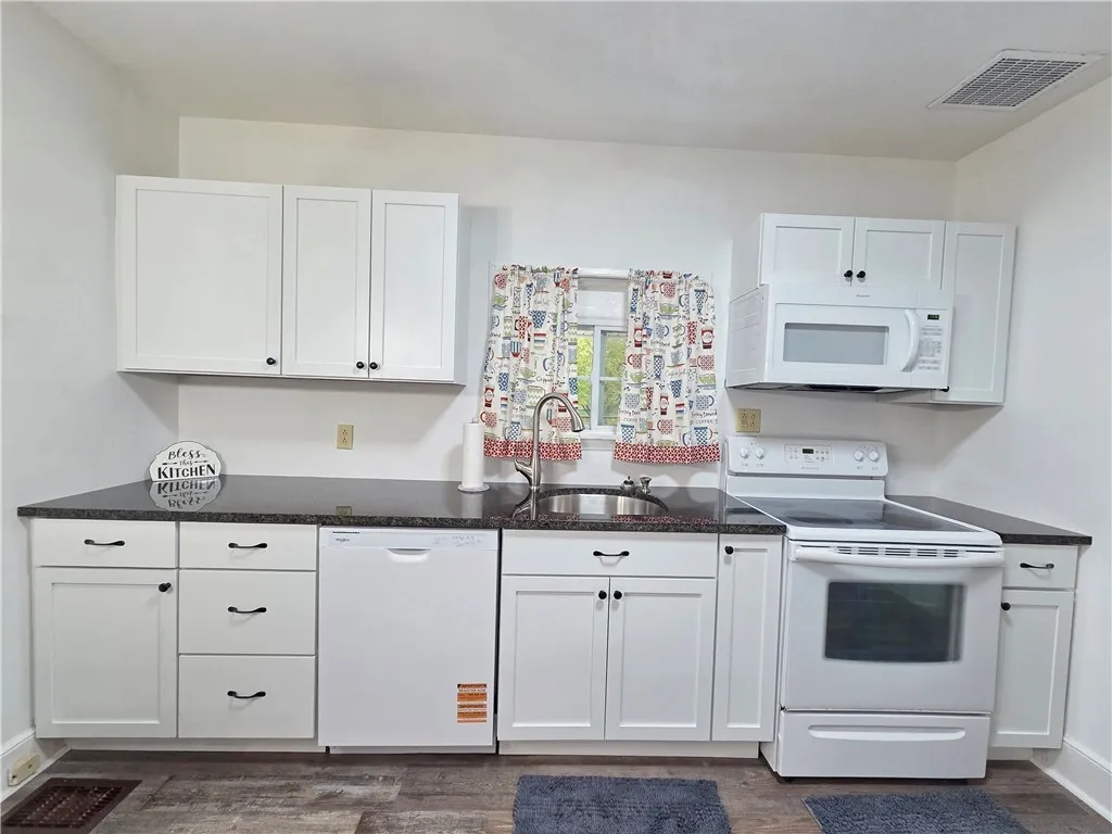 238 Lenox Avenue, Horseheads, New York 14845, Horseheads, New York 14845, 2 Bedrooms Bedrooms, 5 Rooms Rooms,1 BathroomBathrooms,Residential,For Sale,238 Lenox Avenue, Horseheads, New York 14845,0,R1645956