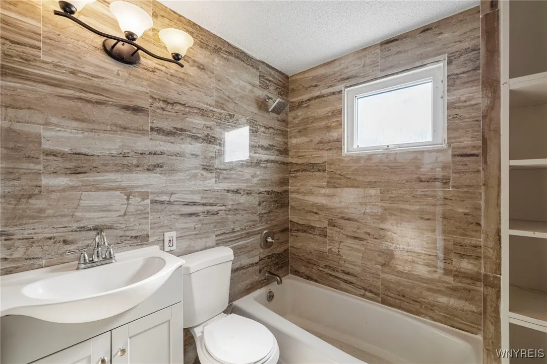 144 Alexander Avenue, Cheektowaga, New York 14211, Cheektowaga, New York 14211, 5 Bedrooms Bedrooms, 8 Rooms Rooms,1 BathroomBathrooms,Residential,For Sale,144 Alexander Avenue, Cheektowaga, New York 14211,0,B1646274