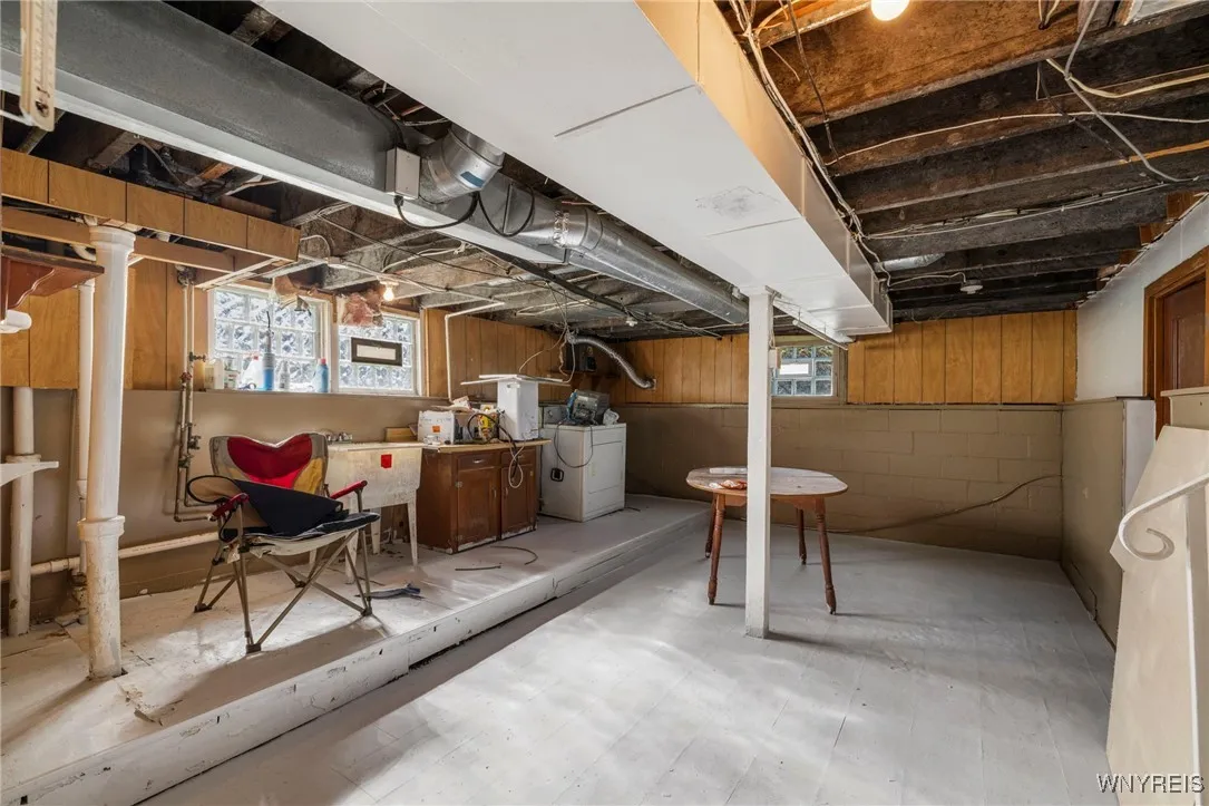 144 Alexander Avenue, Cheektowaga, New York 14211, Cheektowaga, New York 14211, 5 Bedrooms Bedrooms, 8 Rooms Rooms,1 BathroomBathrooms,Residential,For Sale,144 Alexander Avenue, Cheektowaga, New York 14211,0,B1646274