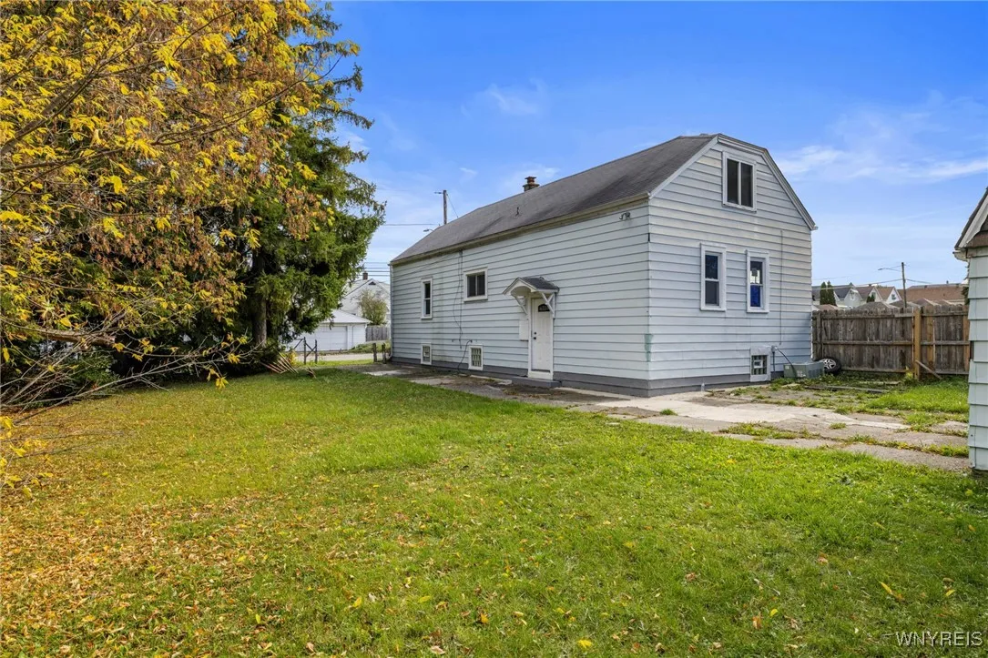 144 Alexander Avenue, Cheektowaga, New York 14211, Cheektowaga, New York 14211, 5 Bedrooms Bedrooms, 8 Rooms Rooms,1 BathroomBathrooms,Residential,For Sale,144 Alexander Avenue, Cheektowaga, New York 14211,0,B1646274