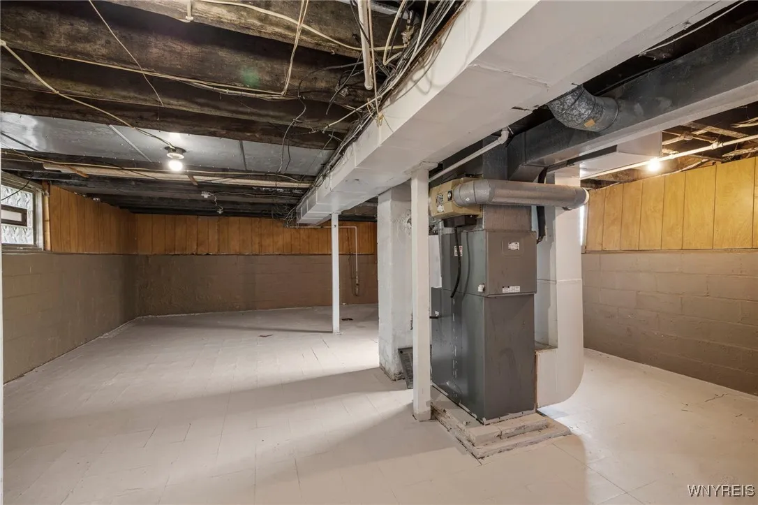 144 Alexander Avenue, Cheektowaga, New York 14211, Cheektowaga, New York 14211, 5 Bedrooms Bedrooms, 8 Rooms Rooms,1 BathroomBathrooms,Residential,For Sale,144 Alexander Avenue, Cheektowaga, New York 14211,0,B1646274