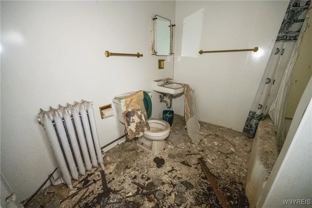 2026 Bailey Avenue, Buffalo, New York 14211, Buffalo, New York 14211, ,Commercial Sale,For Sale,2026 Bailey Avenue, Buffalo, New York 14211,0,B1646208