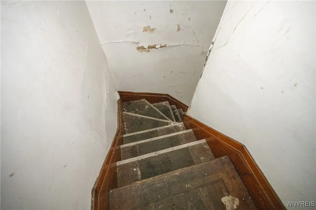 2026 Bailey Avenue, Buffalo, New York 14211, Buffalo, New York 14211, ,Commercial Sale,For Sale,2026 Bailey Avenue, Buffalo, New York 14211,0,B1646208