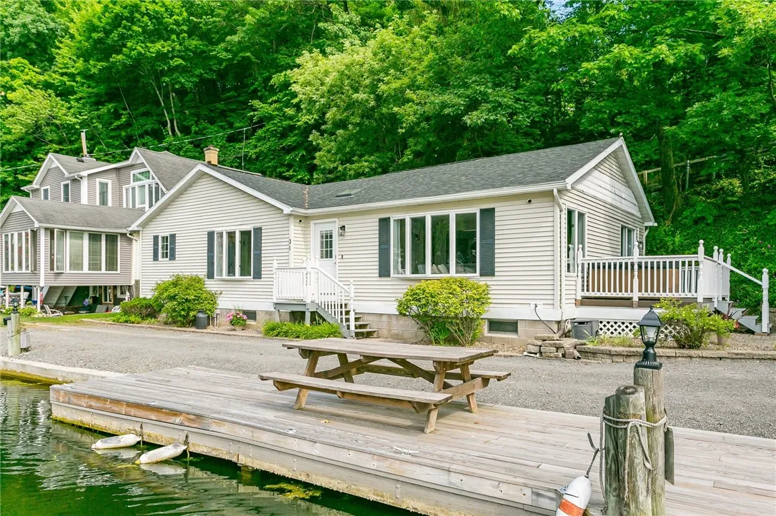 31 Schnackel Drive, Irondequoit, New York 14622, Irondequoit, New York 14622, 3 Bedrooms Bedrooms, 5 Rooms Rooms,2 BathroomsBathrooms,Residential Lease,For Rent,31 Schnackel Drive, Irondequoit, New York 14622,0,R1646322