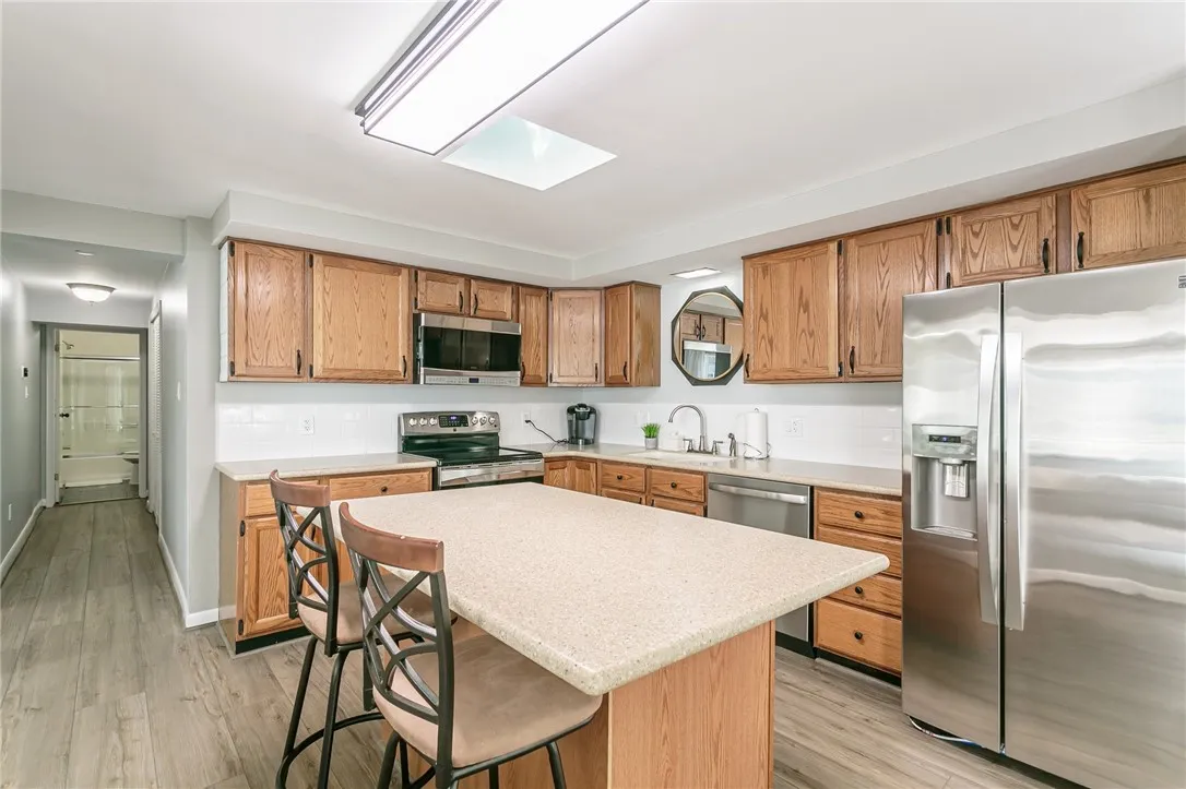 31 Schnackel Drive, Irondequoit, New York 14622, Irondequoit, New York 14622, 3 Bedrooms Bedrooms, 5 Rooms Rooms,2 BathroomsBathrooms,Residential Lease,For Rent,31 Schnackel Drive, Irondequoit, New York 14622,0,R1646322