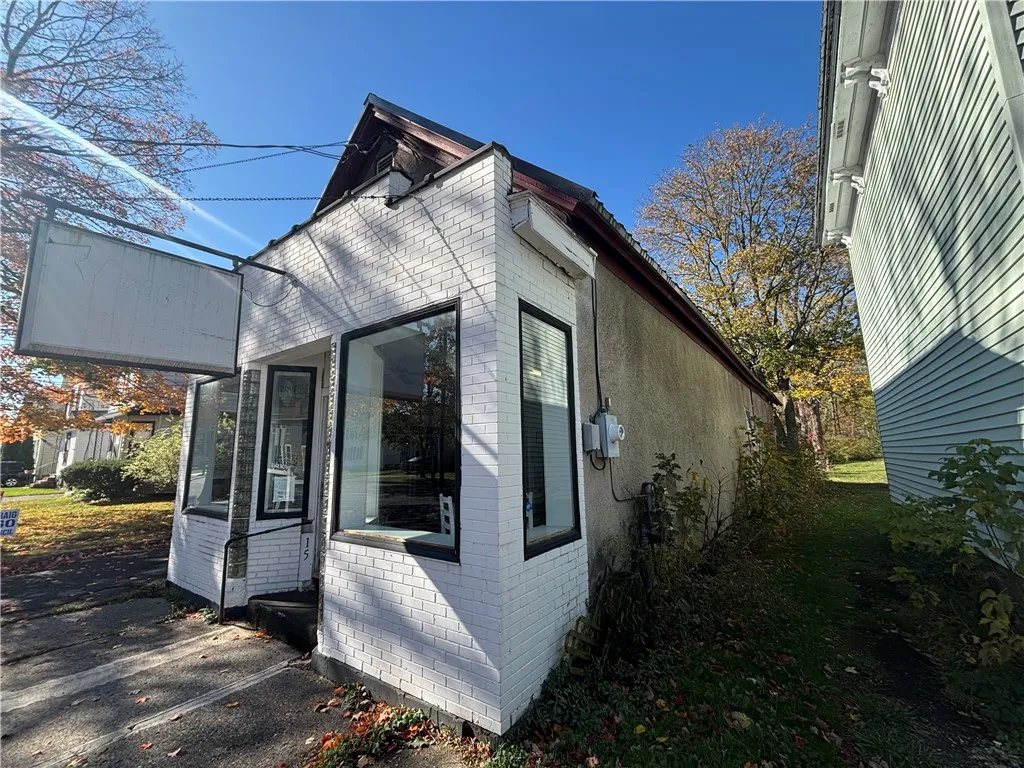 15 Burt Avenue, Auburn, New York 13021, Auburn, New York 13021, ,Commercial Sale,For Sale,15 Burt Avenue, Auburn, New York 13021,0,R1646312