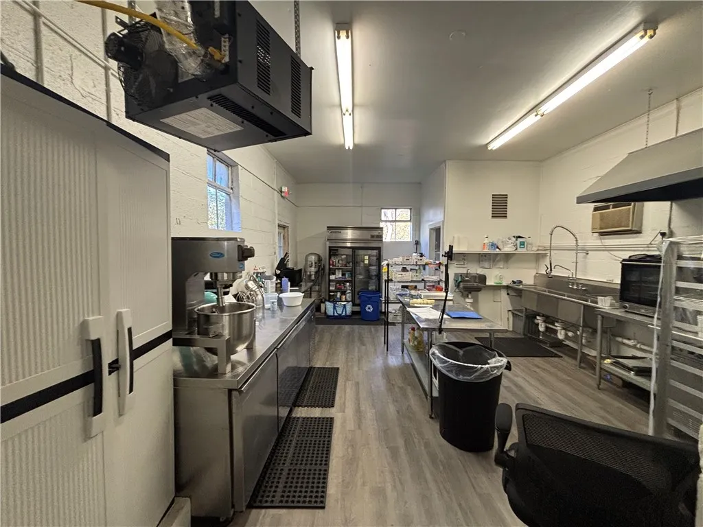 15 Burt Avenue, Auburn, New York 13021, Auburn, New York 13021, ,Commercial Sale,For Sale,15 Burt Avenue, Auburn, New York 13021,0,R1646312