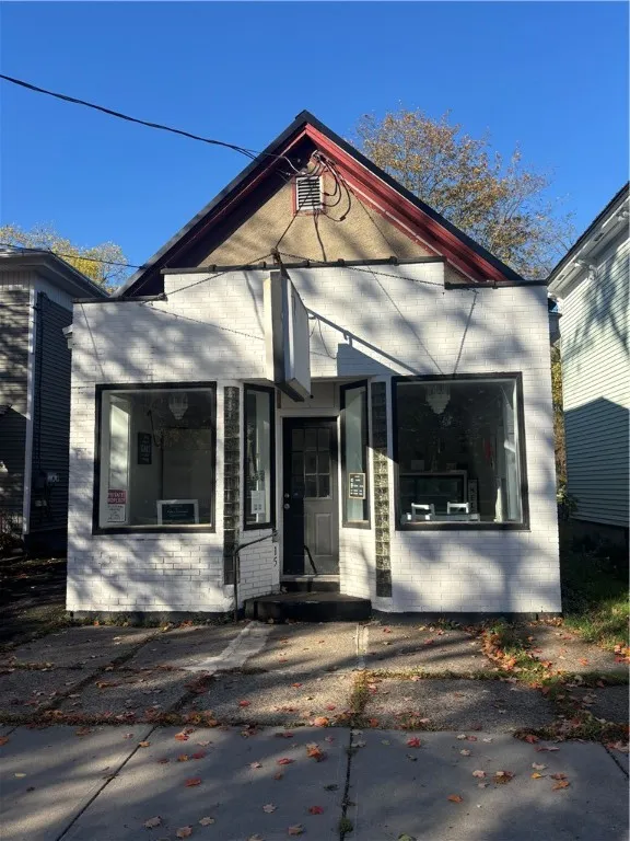 15 Burt Avenue, Auburn, New York 13021, Auburn, New York 13021, ,Commercial Sale,For Sale,15 Burt Avenue, Auburn, New York 13021,0,R1646312