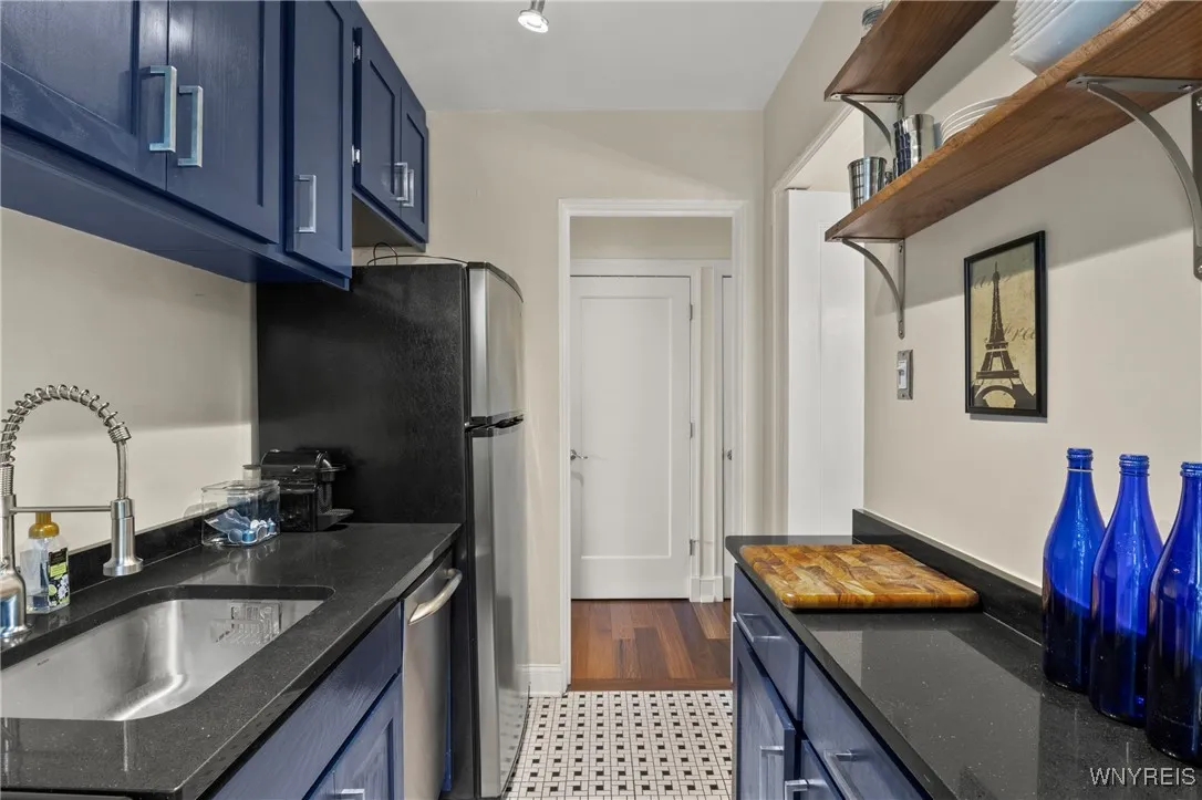 800 West Ferry Street 3bb, Buffalo, New York 14222, Buffalo, New York 14222, 1 Bedroom Bedrooms, 4 Rooms Rooms,1 BathroomBathrooms,Residential Lease,For Rent,800 West Ferry Street 3bb, Buffalo, New York 14222,0,B1646323