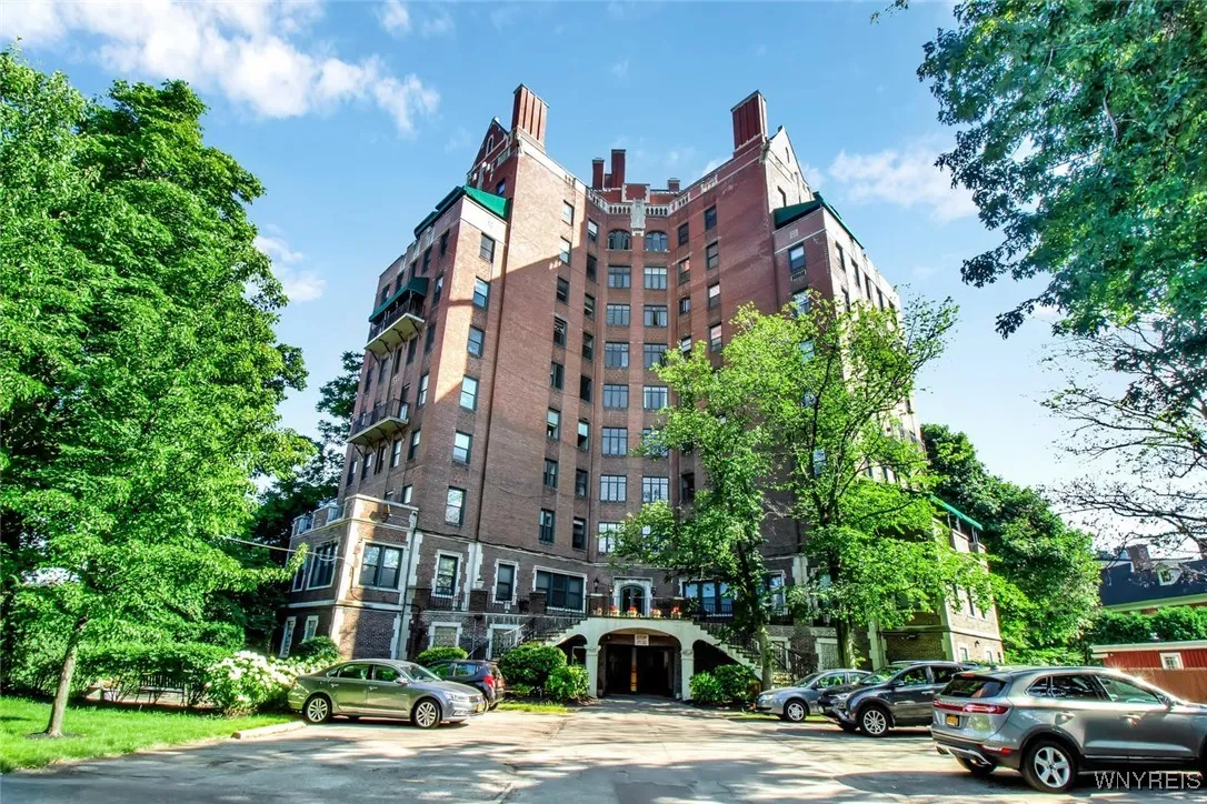 800 West Ferry Street 3bb, Buffalo, New York 14222, Buffalo, New York 14222, 1 Bedroom Bedrooms, 4 Rooms Rooms,1 BathroomBathrooms,Residential Lease,For Rent,800 West Ferry Street 3bb, Buffalo, New York 14222,0,B1646323
