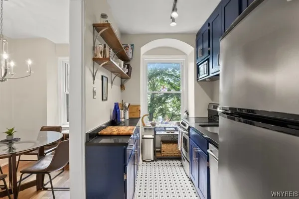 800 West Ferry Street 3bb, Buffalo, New York 14222, Buffalo, New York 14222, 1 Bedroom Bedrooms, 4 Rooms Rooms,1 BathroomBathrooms,Residential Lease,For Rent,800 West Ferry Street 3bb, Buffalo, New York 14222,0,B1646323