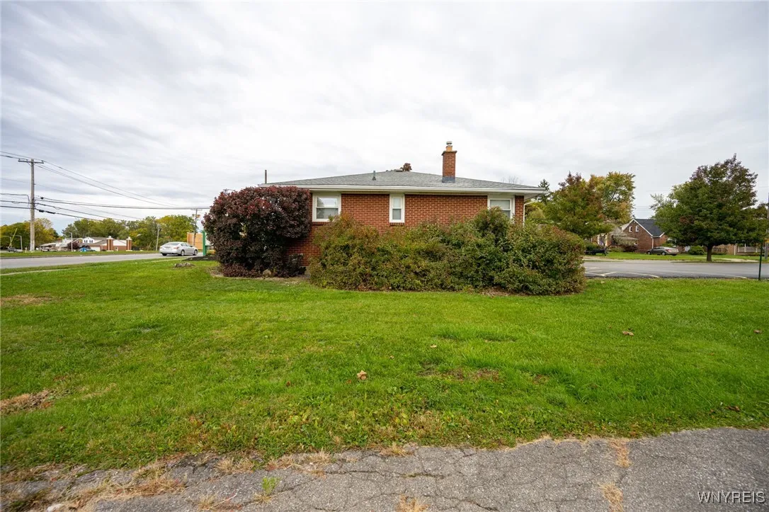 1616 Abbott Road, Lackawanna, New York 14218, Lackawanna, New York 14218, ,Commercial Sale,For Sale,1616 Abbott Road, Lackawanna, New York 14218,0,B1646275