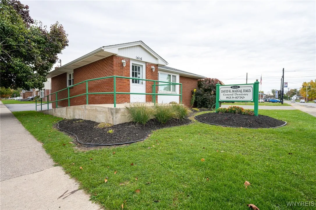 1616 Abbott Road, Lackawanna, New York 14218, Lackawanna, New York 14218, ,Commercial Sale,For Sale,1616 Abbott Road, Lackawanna, New York 14218,0,B1646275