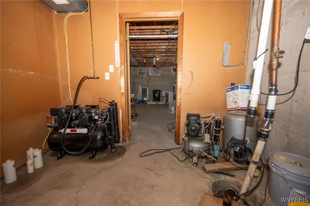 1616 Abbott Road, Lackawanna, New York 14218, Lackawanna, New York 14218, ,Commercial Sale,For Sale,1616 Abbott Road, Lackawanna, New York 14218,0,B1646275