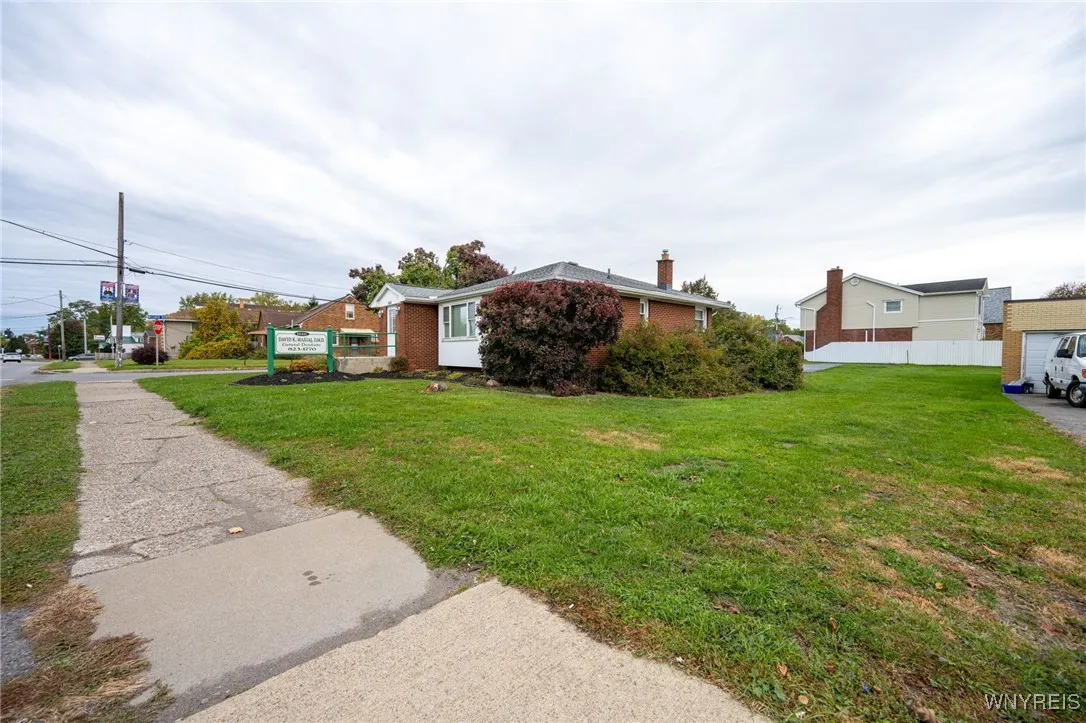 1616 Abbott Road, Lackawanna, New York 14218, Lackawanna, New York 14218, ,Commercial Sale,For Sale,1616 Abbott Road, Lackawanna, New York 14218,0,B1646275