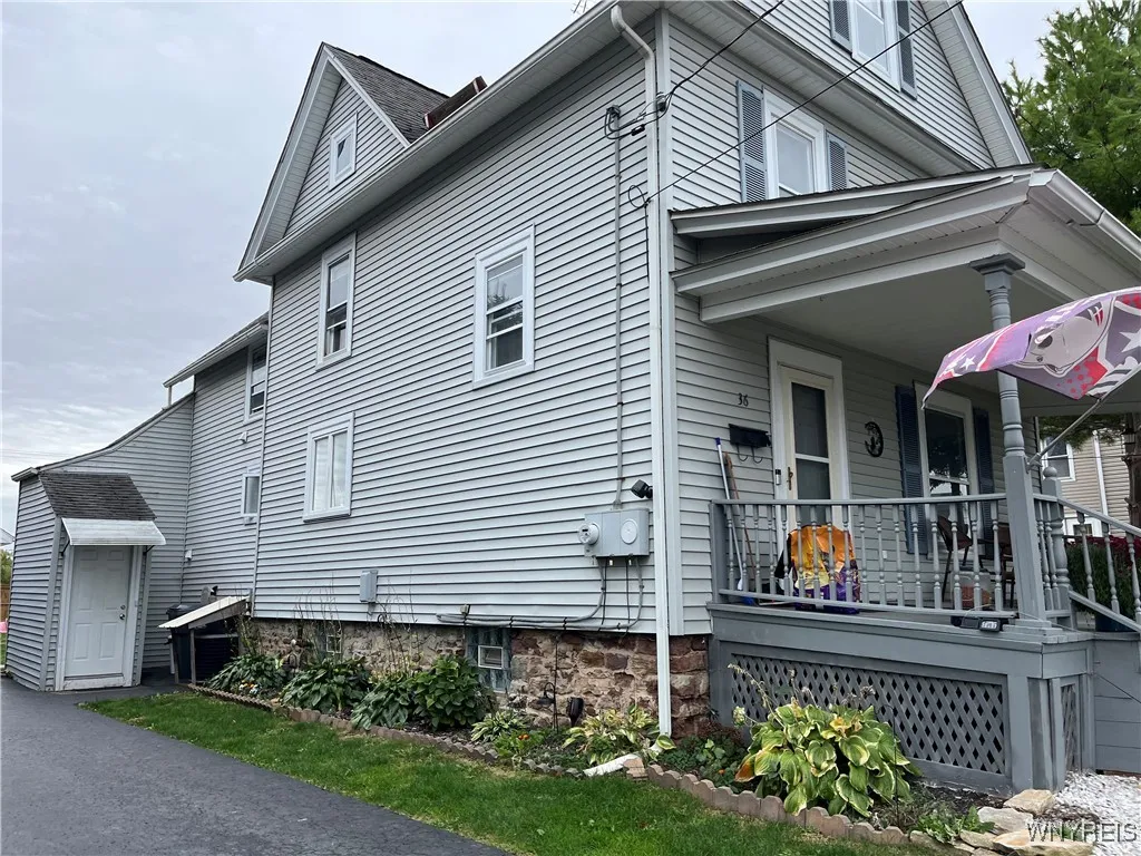 36 Park Avenue, Royalton, New York 14105, Royalton, New York 14105, 3 Bedrooms Bedrooms, ,2 BathroomsBathrooms,Residential,For Sale,36 Park Avenue, Royalton, New York 14105,0,B1646248