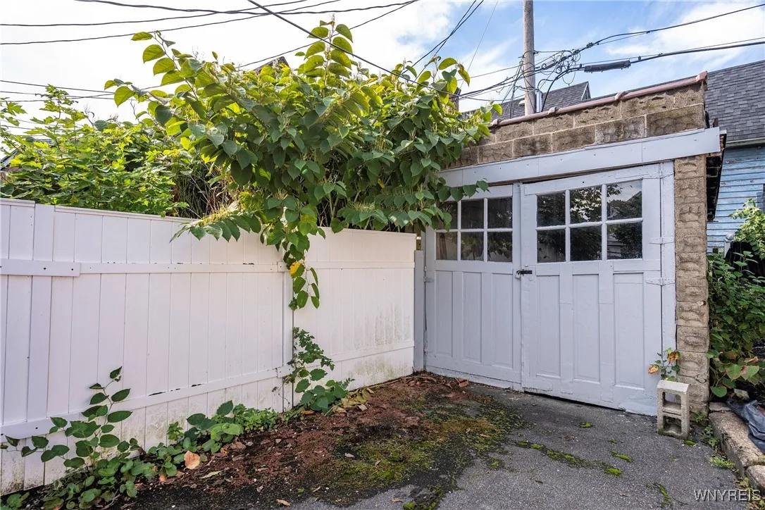 84 Brayton Street, Buffalo, New York 14213, Buffalo, New York 14213, 3 Bedrooms Bedrooms, 6 Rooms Rooms,1 BathroomBathrooms,Residential,Closed,84 Brayton Street, Buffalo, New York 14213,0,B1639349