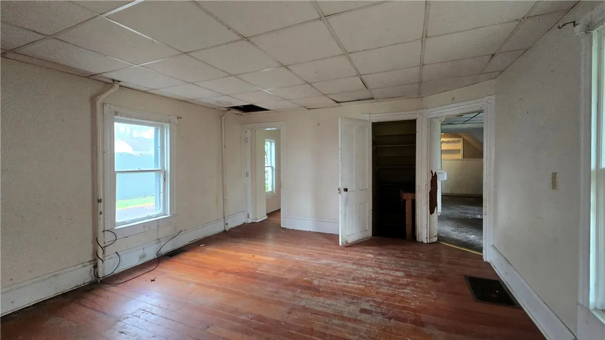 600 Hart Street, Elmira City, New York 14905, Elmira City, New York 14905, 5 Bedrooms Bedrooms, ,2 BathroomsBathrooms,Residential,For Sale,600 Hart Street, Elmira City, New York 14905,0,R1646439