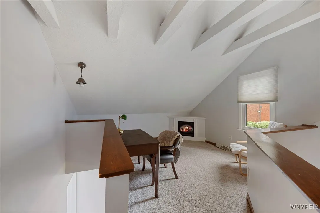 loft area/office