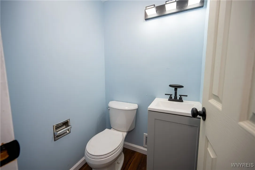 930 Sun Valley Drive, North Tonawanda, New York 14, North Tonawanda, New York 14120, 3 Bedrooms Bedrooms, 7 Rooms Rooms,1 BathroomBathrooms,Residential,For Sale,930 Sun Valley Drive, North Tonawanda, New York 14,0,B1645489