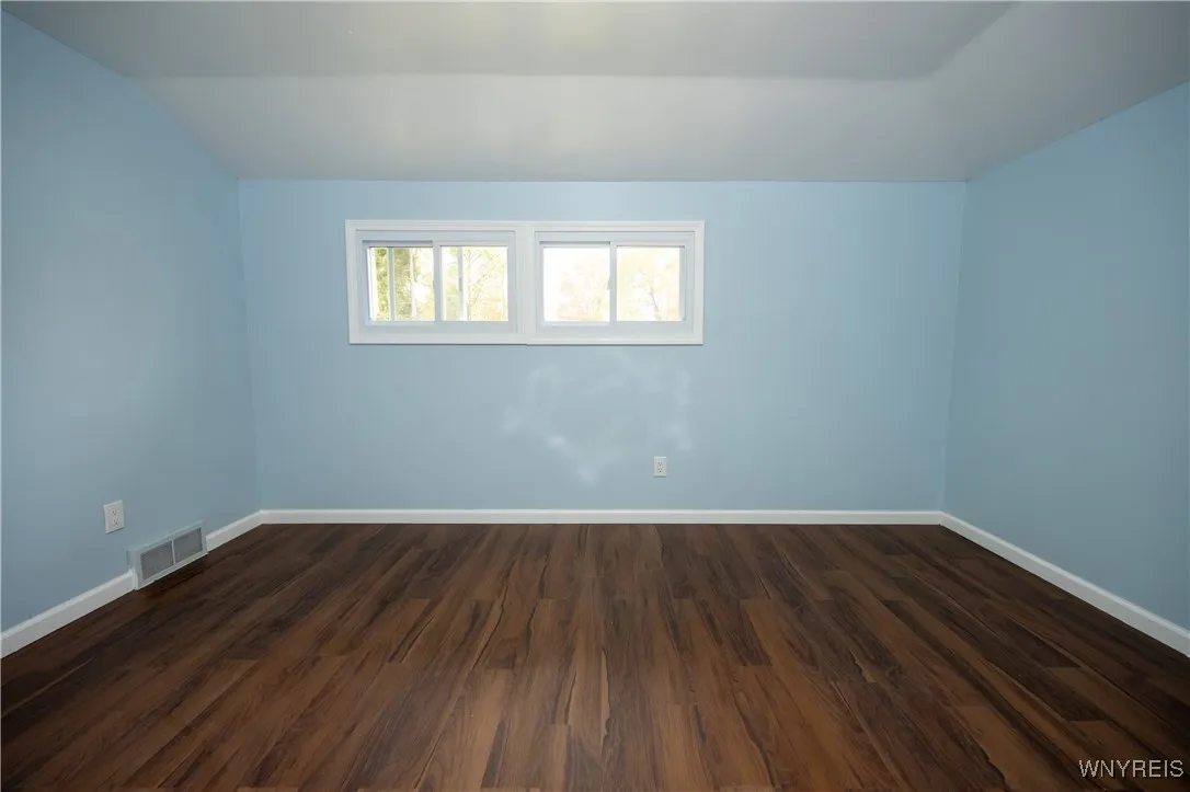 930 Sun Valley Drive, North Tonawanda, New York 14, North Tonawanda, New York 14120, 3 Bedrooms Bedrooms, 7 Rooms Rooms,1 BathroomBathrooms,Residential,For Sale,930 Sun Valley Drive, North Tonawanda, New York 14,0,B1645489