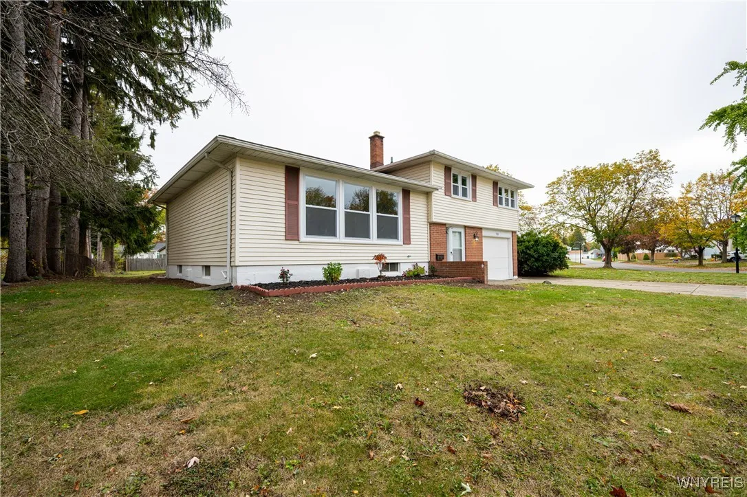 930 Sun Valley Drive, North Tonawanda, New York 14, North Tonawanda, New York 14120, 3 Bedrooms Bedrooms, 7 Rooms Rooms,1 BathroomBathrooms,Residential,For Sale,930 Sun Valley Drive, North Tonawanda, New York 14,0,B1645489