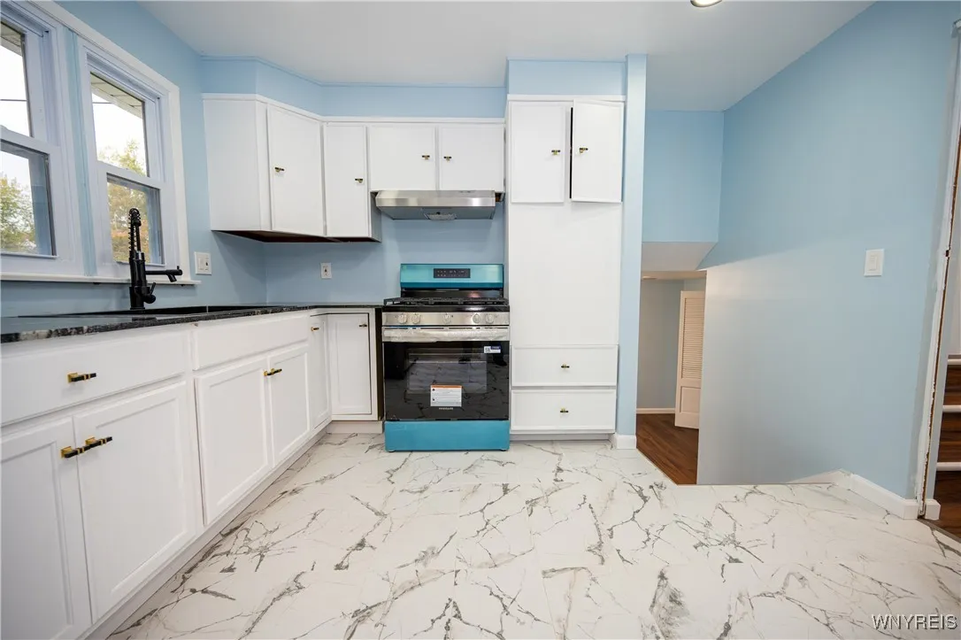 930 Sun Valley Drive, North Tonawanda, New York 14, North Tonawanda, New York 14120, 3 Bedrooms Bedrooms, 7 Rooms Rooms,1 BathroomBathrooms,Residential,For Sale,930 Sun Valley Drive, North Tonawanda, New York 14,0,B1645489