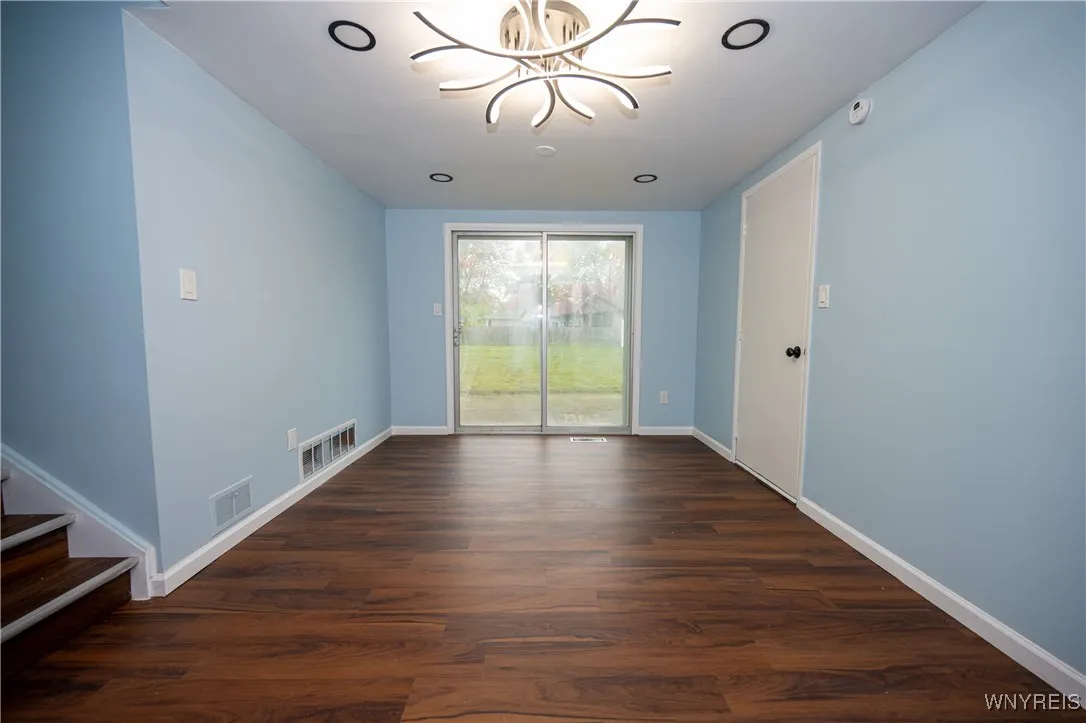 930 Sun Valley Drive, North Tonawanda, New York 14, North Tonawanda, New York 14120, 3 Bedrooms Bedrooms, 7 Rooms Rooms,1 BathroomBathrooms,Residential,For Sale,930 Sun Valley Drive, North Tonawanda, New York 14,0,B1645489