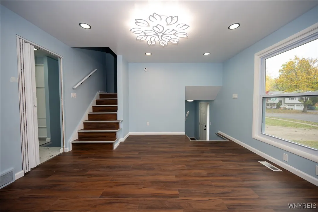 930 Sun Valley Drive, North Tonawanda, New York 14, North Tonawanda, New York 14120, 3 Bedrooms Bedrooms, 7 Rooms Rooms,1 BathroomBathrooms,Residential,For Sale,930 Sun Valley Drive, North Tonawanda, New York 14,0,B1645489