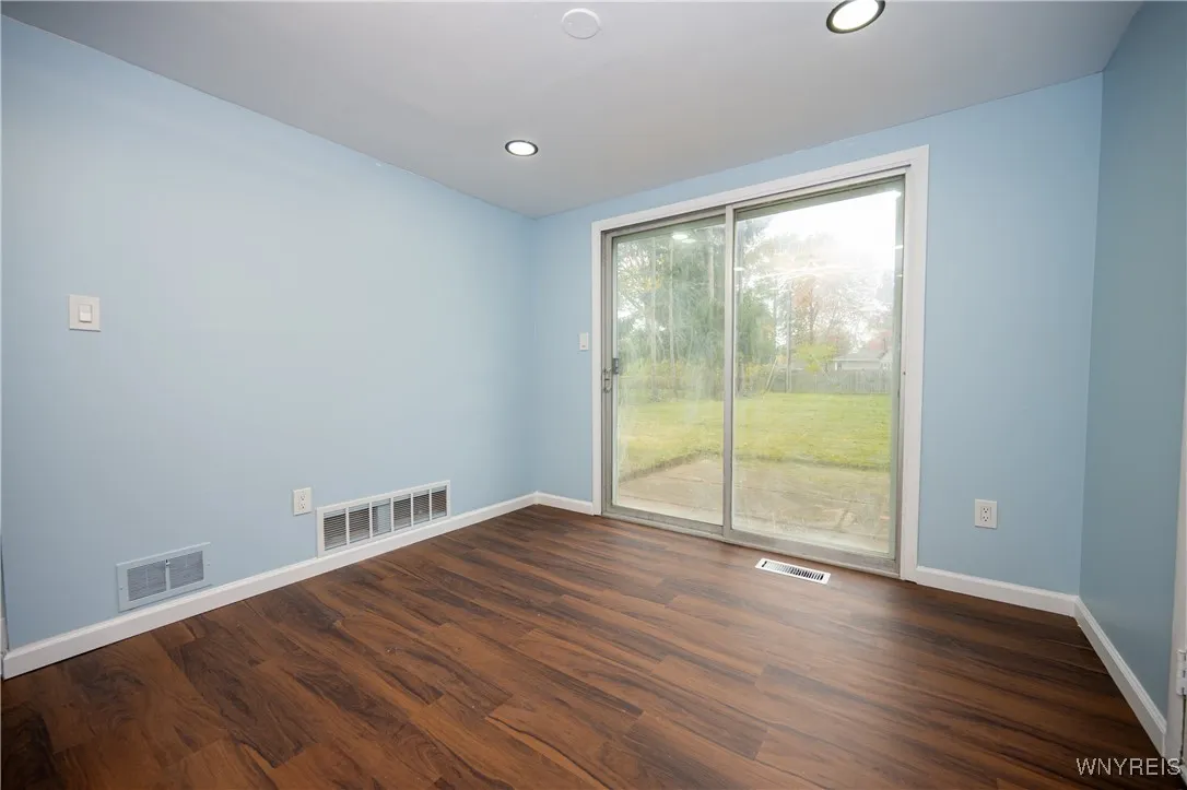 930 Sun Valley Drive, North Tonawanda, New York 14, North Tonawanda, New York 14120, 3 Bedrooms Bedrooms, 7 Rooms Rooms,1 BathroomBathrooms,Residential,For Sale,930 Sun Valley Drive, North Tonawanda, New York 14,0,B1645489