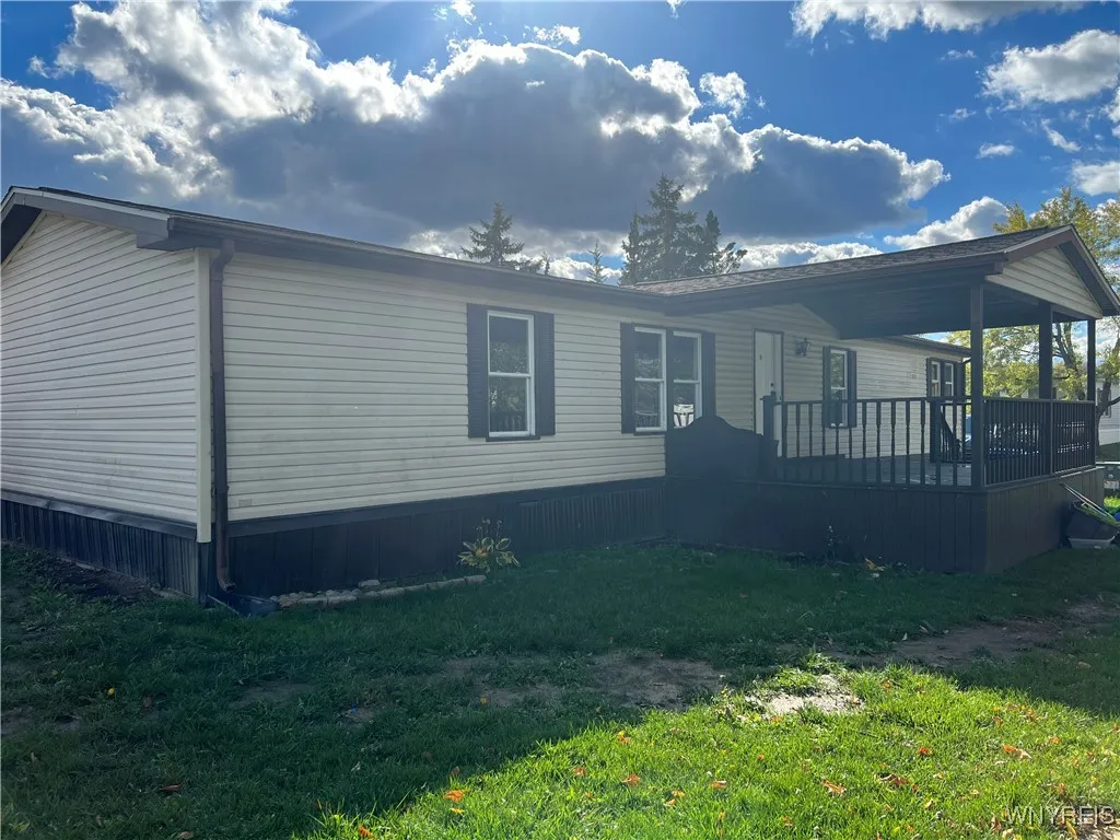 433 Chestnut Drive, Lockport Town, New York 14094, Lockport Town, New York 14094, 3 Bedrooms Bedrooms, 9 Rooms Rooms,2 BathroomsBathrooms,Residential,For Sale,433 Chestnut Drive, Lockport Town, New York 14094,0,B1646308