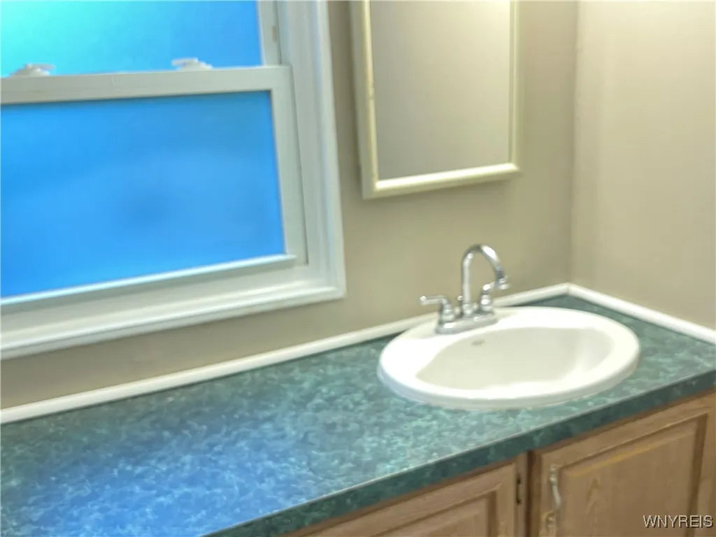 433 Chestnut Drive, Lockport Town, New York 14094, Lockport Town, New York 14094, 3 Bedrooms Bedrooms, 9 Rooms Rooms,2 BathroomsBathrooms,Residential,For Sale,433 Chestnut Drive, Lockport Town, New York 14094,0,B1646308