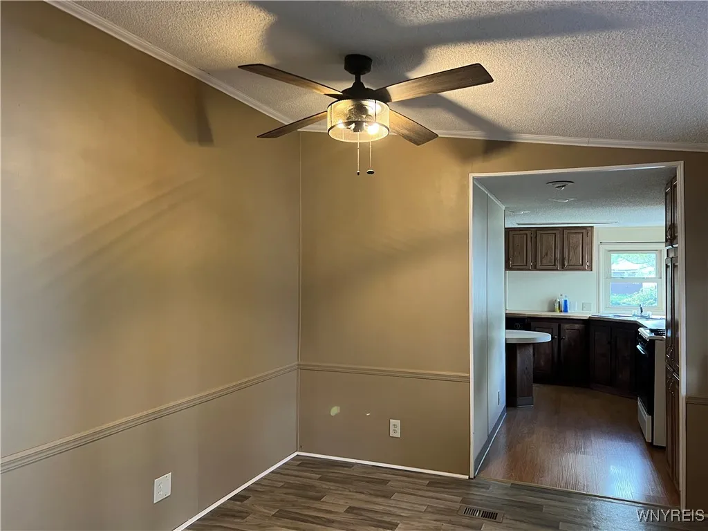 433 Chestnut Drive, Lockport Town, New York 14094, Lockport Town, New York 14094, 3 Bedrooms Bedrooms, 9 Rooms Rooms,2 BathroomsBathrooms,Residential,For Sale,433 Chestnut Drive, Lockport Town, New York 14094,0,B1646308