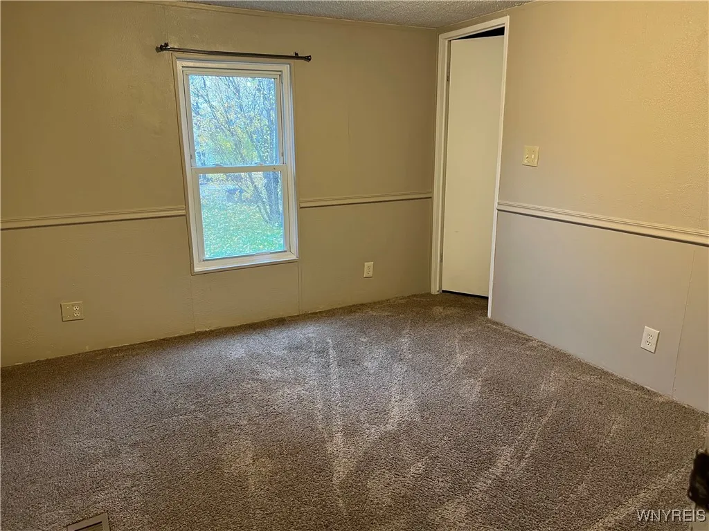 433 Chestnut Drive, Lockport Town, New York 14094, Lockport Town, New York 14094, 3 Bedrooms Bedrooms, 9 Rooms Rooms,2 BathroomsBathrooms,Residential,For Sale,433 Chestnut Drive, Lockport Town, New York 14094,0,B1646308