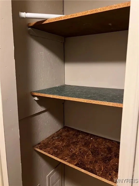 433 Chestnut Drive, Lockport Town, New York 14094, Lockport Town, New York 14094, 3 Bedrooms Bedrooms, 9 Rooms Rooms,2 BathroomsBathrooms,Residential,For Sale,433 Chestnut Drive, Lockport Town, New York 14094,0,B1646308