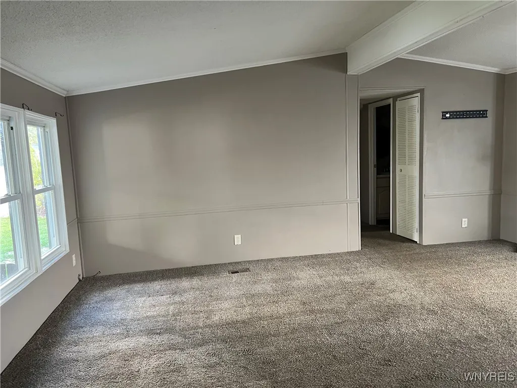 433 Chestnut Drive, Lockport Town, New York 14094, Lockport Town, New York 14094, 3 Bedrooms Bedrooms, 9 Rooms Rooms,2 BathroomsBathrooms,Residential,For Sale,433 Chestnut Drive, Lockport Town, New York 14094,0,B1646308