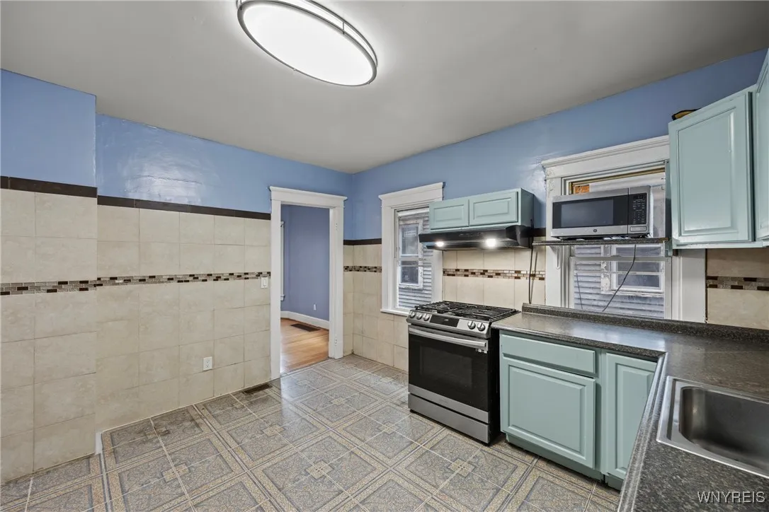189 Kingsley St Street, Buffalo, New York 14208, Buffalo, New York 14208, 4 Bedrooms Bedrooms, ,3 BathroomsBathrooms,Residential,For Sale,189 Kingsley St Street, Buffalo, New York 14208,0,B1646209
