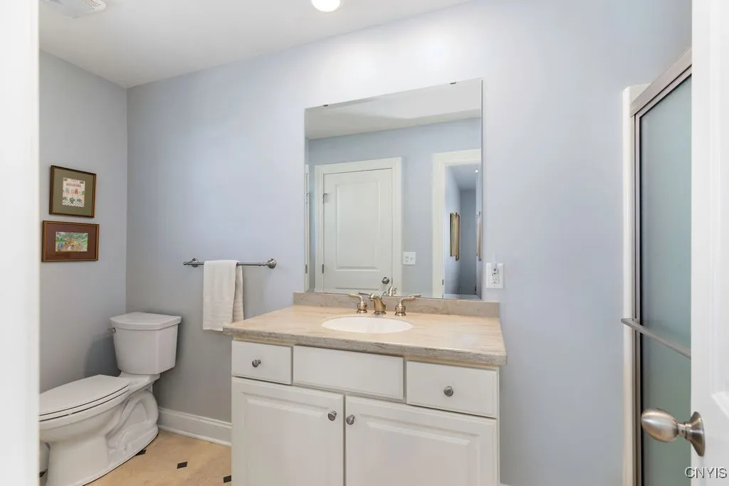3 BEDROOM ADJOINING BATHROOM