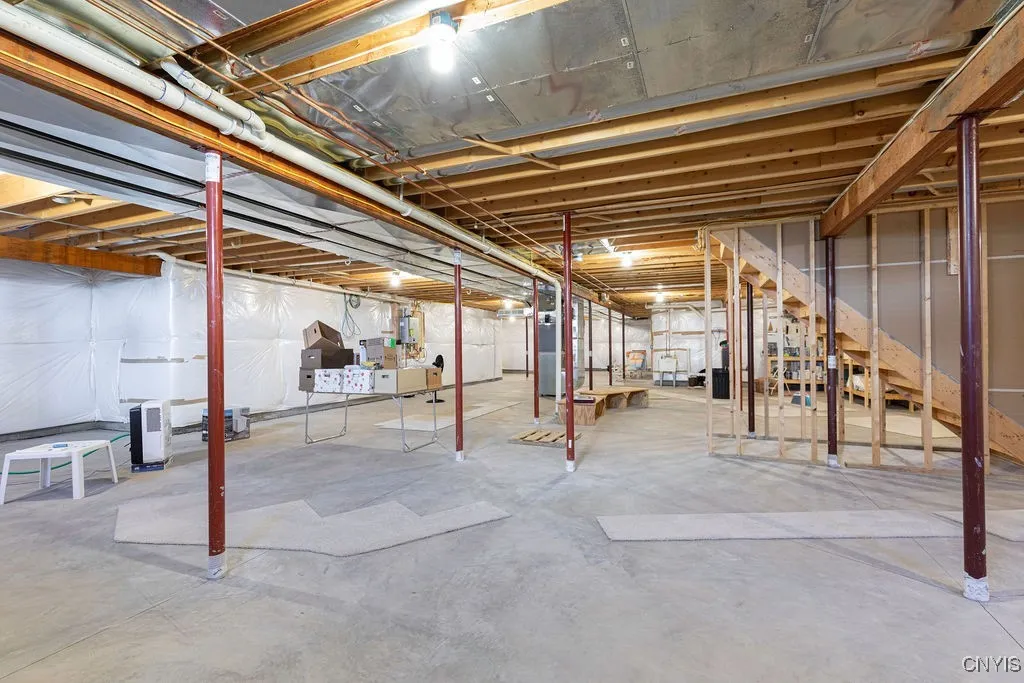 4772 Lynnville, Clay, New York 13041, Clay, New York 13041, 4 Bedrooms Bedrooms, 12 Rooms Rooms,3 BathroomsBathrooms,Residential,For Sale,4772 Lynnville, Clay, New York 13041,0,S1645757