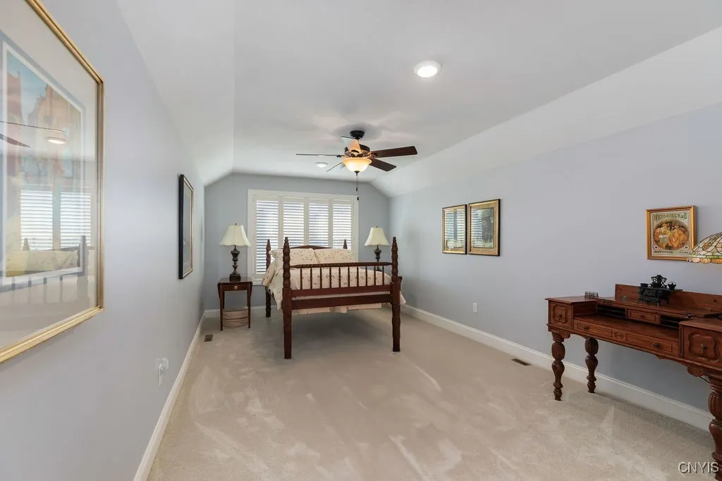 3 BEDROOM W/ FURNITURE