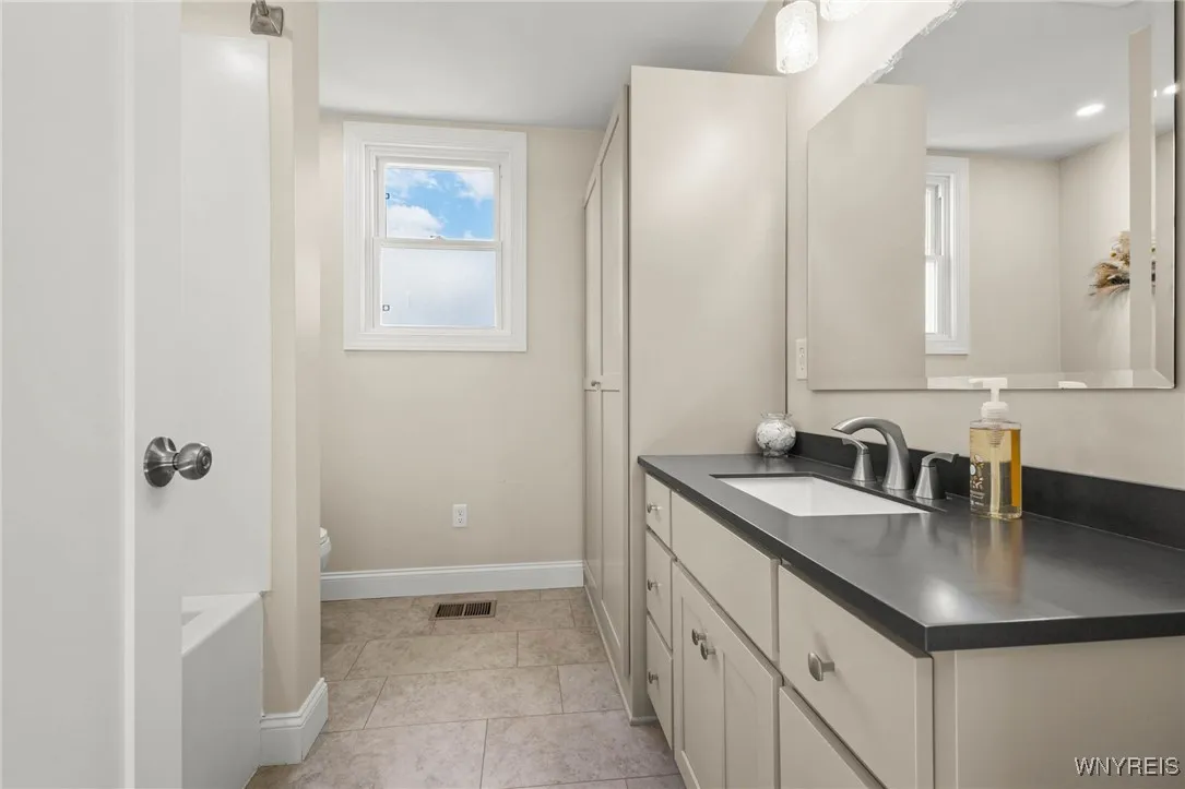 10 Reid Ave Avenue, Warsaw, New York 14569, Warsaw, New York 14569, 3 Bedrooms Bedrooms, 8 Rooms Rooms,1 BathroomBathrooms,Residential,For Sale,10 Reid Ave Avenue, Warsaw, New York 14569,0,B1646387