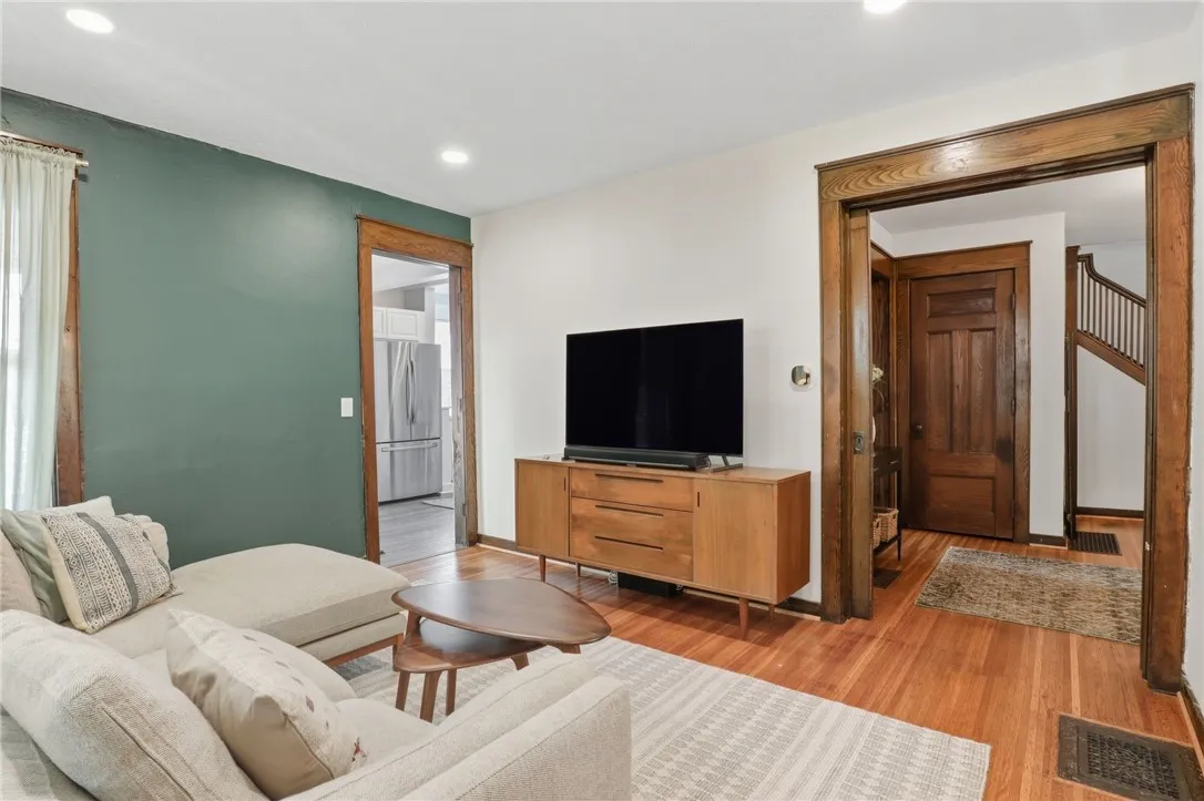 158 Merriman Street, Rochester, New York 14607, Rochester, New York 14607, 3 Bedrooms Bedrooms, 6 Rooms Rooms,1 BathroomBathrooms,Residential,Closed,158 Merriman Street, Rochester, New York 14607,0,R1642305
