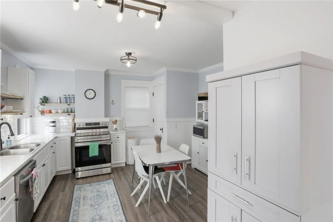 158 Merriman Street, Rochester, New York 14607, Rochester, New York 14607, 3 Bedrooms Bedrooms, 6 Rooms Rooms,1 BathroomBathrooms,Residential,Closed,158 Merriman Street, Rochester, New York 14607,0,R1642305