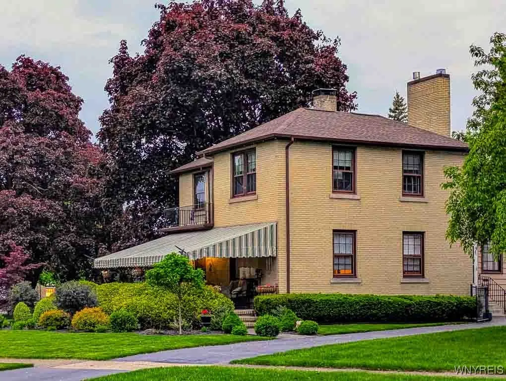 2 Woodley Road, Buffalo, New York 14215, Buffalo, New York 14215, 3 Bedrooms Bedrooms, 7 Rooms Rooms,2 BathroomsBathrooms,Residential,For Sale,2 Woodley Road, Buffalo, New York 14215,0,B1645591