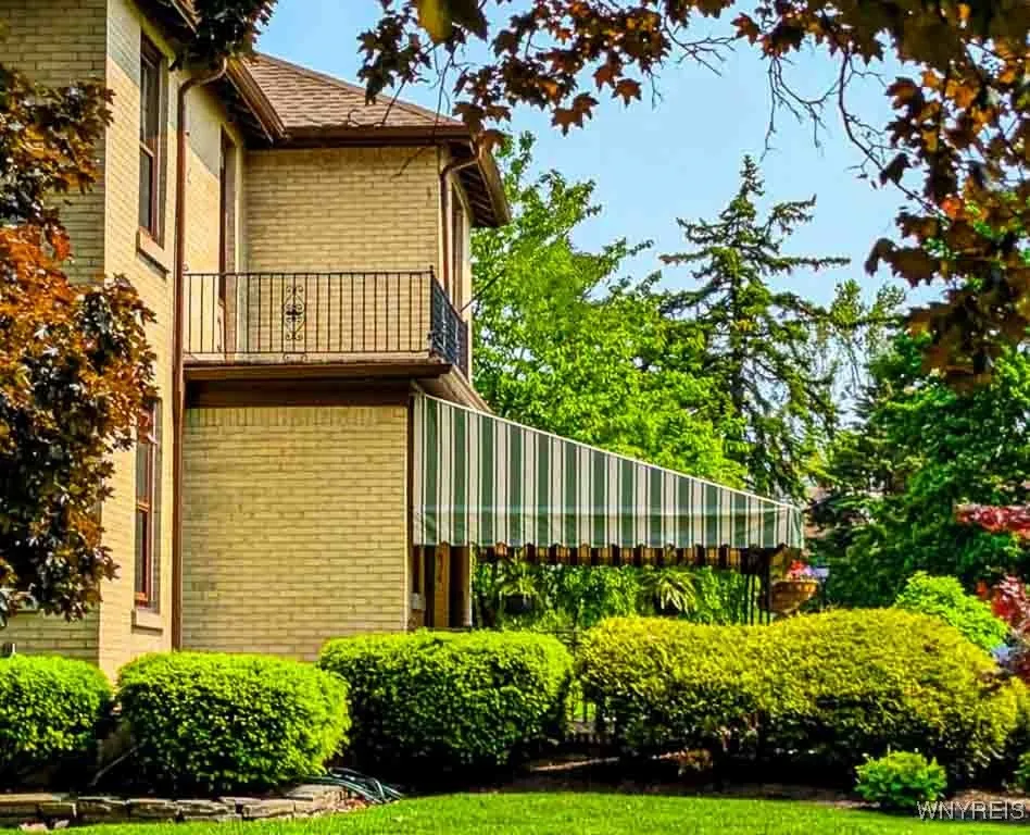 2 Woodley Road, Buffalo, New York 14215, Buffalo, New York 14215, 3 Bedrooms Bedrooms, 7 Rooms Rooms,2 BathroomsBathrooms,Residential,For Sale,2 Woodley Road, Buffalo, New York 14215,0,B1645591
