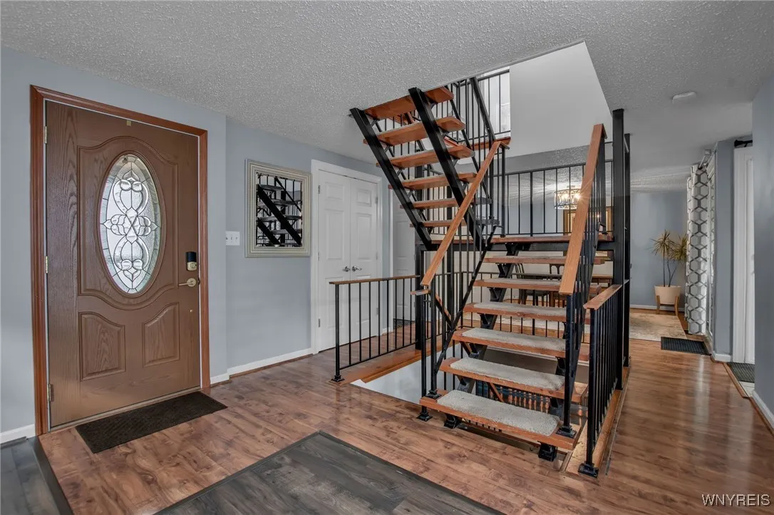 10 Woodmoor Circle, Amherst, New York 14051, Amherst, New York 14051, 3 Bedrooms Bedrooms, 8 Rooms Rooms,1 BathroomBathrooms,Residential,For Sale,10 Woodmoor Circle, Amherst, New York 14051,0,B1646278