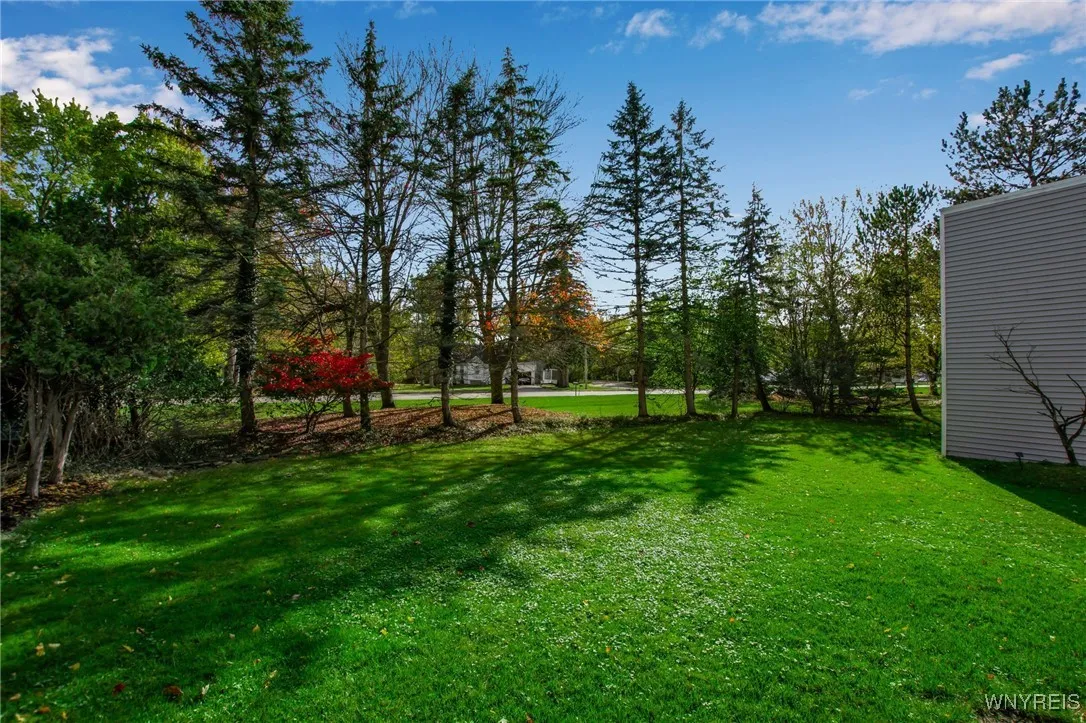 10 Woodmoor Circle, Amherst, New York 14051, Amherst, New York 14051, 3 Bedrooms Bedrooms, 8 Rooms Rooms,1 BathroomBathrooms,Residential,For Sale,10 Woodmoor Circle, Amherst, New York 14051,0,B1646278