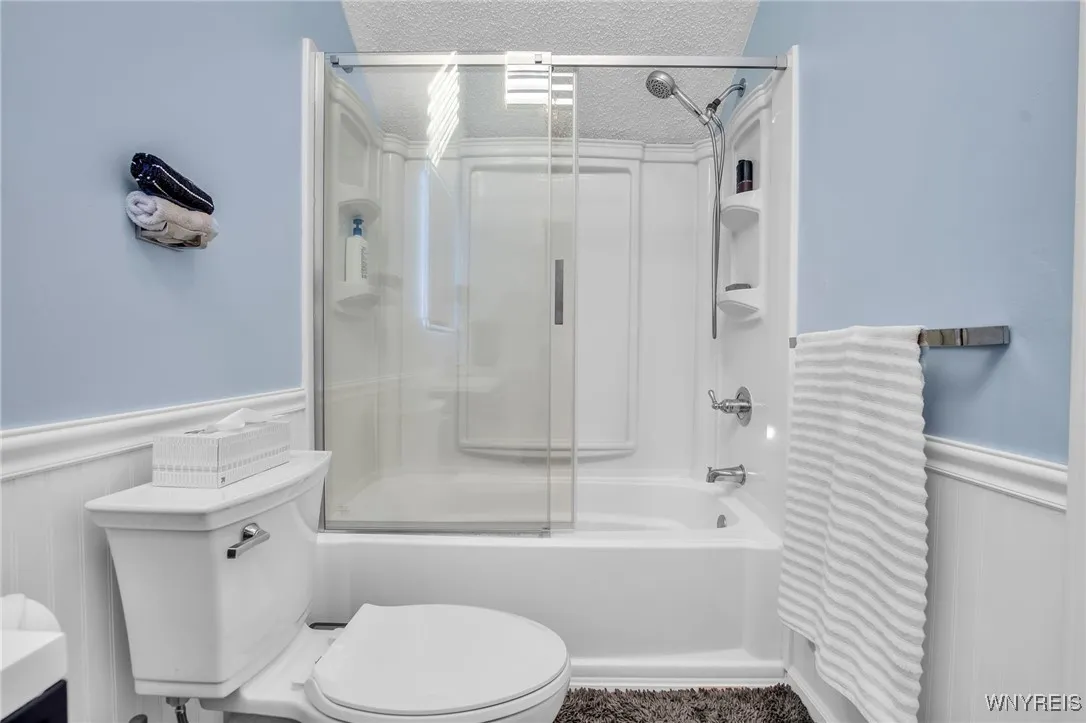 10 Woodmoor Circle, Amherst, New York 14051, Amherst, New York 14051, 3 Bedrooms Bedrooms, 8 Rooms Rooms,1 BathroomBathrooms,Residential,For Sale,10 Woodmoor Circle, Amherst, New York 14051,0,B1646278